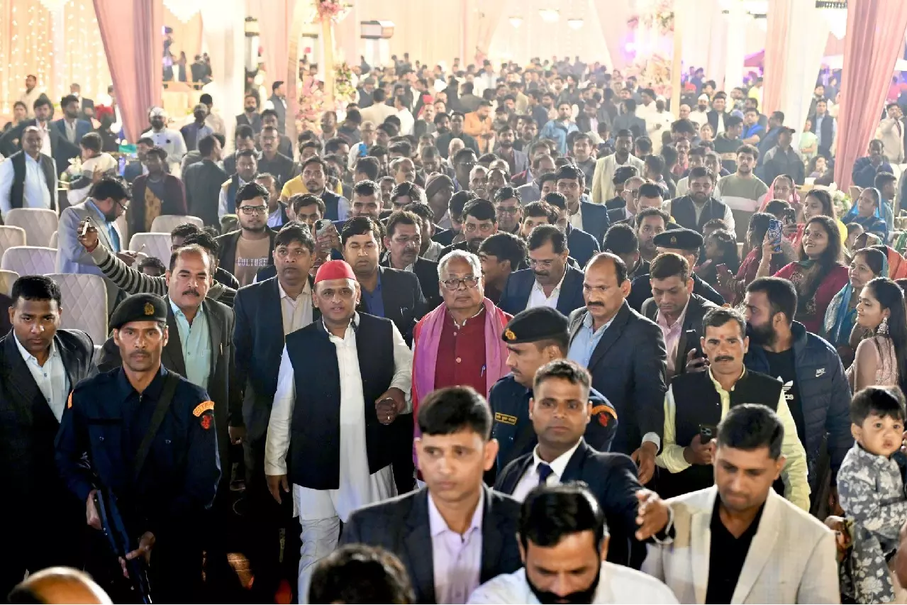 Akhilesh Yadav का दावा: SIR के तहत बड़े पैमाने पर वोट कटवाने की योजना Akhilesh Yadav का दावा: SIR के तहत बड़े पैमाने पर वोट कटवाने की योजना