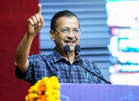 चंडीगढ़ पर अधिकार को लेकर राजनीतिक संग्राम, अरविंद केजरीवाल ने केंद्र सरकार पर बोला तीखा हमला चंडीगढ़ पर अधिकार को लेकर राजनीतिक संग्राम, अरविंद केजरीवाल ने केंद्र सरकार पर बोला तीखा हमला