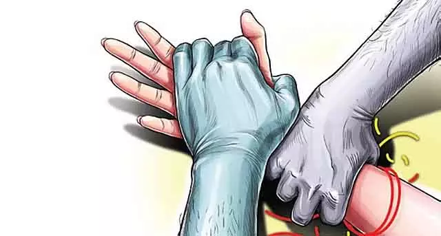 नाबालिग लड़की से बार-बार रेप; पिता और उसके दोस्त के खिलाफ केस दर्ज नाबालिग लड़की से बार-बार रेप; पिता और उसके दोस्त के खिलाफ केस दर्ज