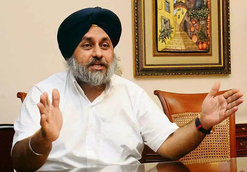 संसद में विधेयक पेश न करें केंद्र : Badal संसद में विधेयक पेश न करें केंद्र : Badal