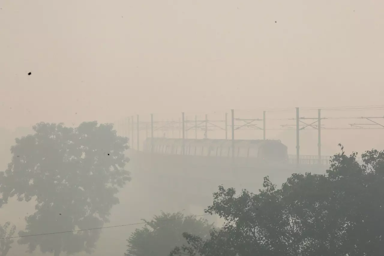 Delhi-NCR में AQI 380, सांस लेने में परेशानी; GRAP के तहत पाबंदियां कड़ी Delhi-NCR में AQI 380, सांस लेने में परेशानी; GRAP के तहत पाबंदियां कड़ी