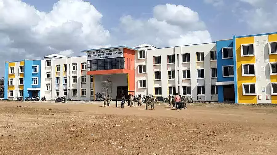 होंगानूर KPS स्कूल मर्जर: 7 सरकारी स्कूलों के बंद होने का खतरा होंगानूर KPS स्कूल मर्जर: 7 सरकारी स्कूलों के बंद होने का खतरा