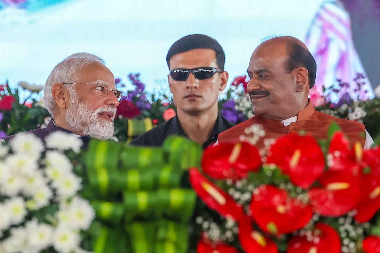 PM Modi ने ओम बिरला की देश सेवा की प्रशंसा करते हुए बधाई दी PM Modi ने ओम बिरला की देश सेवा की प्रशंसा करते हुए बधाई दी
