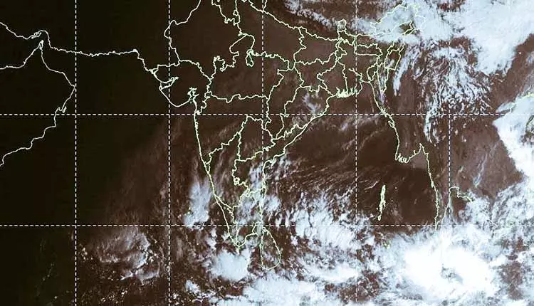 Bengal की खाड़ी के ऊपर बना लो प्रेशर अगले दो दिनों में साइक्लोन में बदल सकता है Bengal की खाड़ी के ऊपर बना लो प्रेशर अगले दो दिनों में साइक्लोन में बदल सकता है