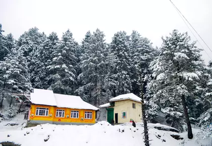 Srinagar में कड़ाके की सर्दी: तापमान -2.8°C, सीज़न की सबसे ठंडी रात Srinagar में कड़ाके की सर्दी: तापमान -2.8°C, सीज़न की सबसे ठंडी रात