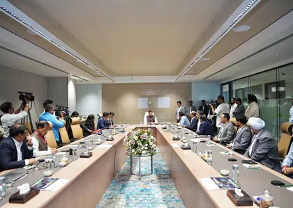 हैदराबाद की कंपनी MP में लगाएगी ग्रीन एनर्जी प्रोजेक्ट: CM मोहन यादव हैदराबाद की कंपनी MP में लगाएगी ग्रीन एनर्जी प्रोजेक्ट: CM मोहन यादव