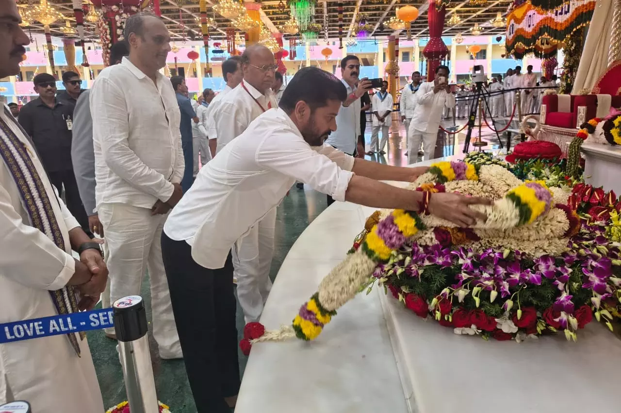 CM ने कहा, सत्य साईं बाबा ने कल्याणकारी कामों में सरकारों से मुकाबला किया CM ने कहा, सत्य साईं बाबा ने कल्याणकारी कामों में सरकारों से मुकाबला किया