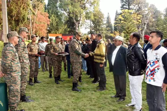 POONCH: सेना और नागरिकों ने महीने भर चलने वाले समारोहों के साथ ‘लिंक-अप’ मनाया POONCH: सेना और नागरिकों ने महीने भर चलने वाले समारोहों के साथ ‘लिंक-अप’ मनाया