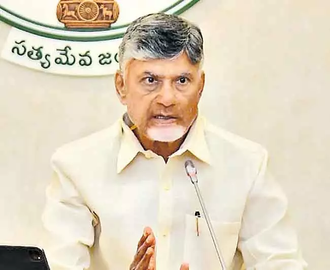 दिसंबर तक सड़कों पर कोई गड्ढा नहीं होना चाहिए : CM Naidu दिसंबर तक सड़कों पर कोई गड्ढा नहीं होना चाहिए : CM Naidu