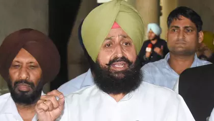 केंद्र के स्पष्टीकरण के बाद भी चंडीगढ़ बिल पर राजनीतिक विवाद तेज केंद्र के स्पष्टीकरण के बाद भी चंडीगढ़ बिल पर राजनीतिक विवाद तेज