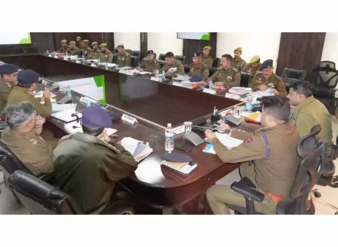 DIG ने डोडा में अपराध और सुरक्षा समीक्षा बैठक की अध्यक्षता की DIG ने डोडा में अपराध और सुरक्षा समीक्षा बैठक की अध्यक्षता की