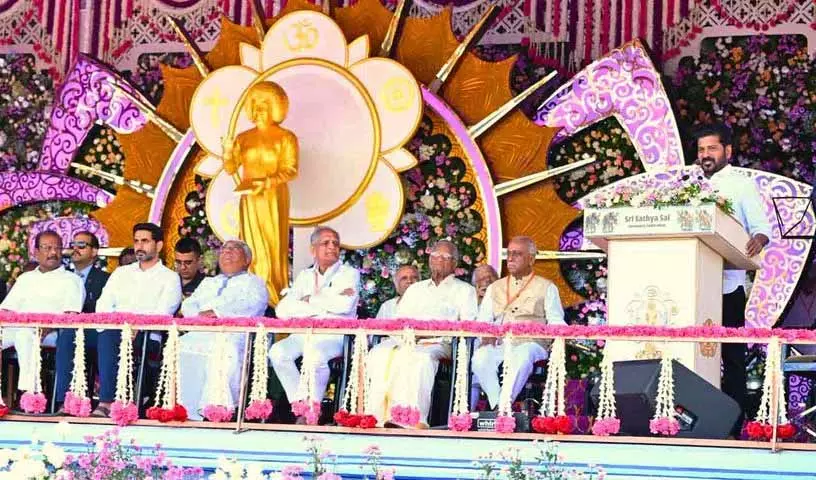 Telangana में श्री सत्य साईं बाबा के 100वें जन्मदिन का जश्न ऑफिशियली मनाया जाएगा Telangana में श्री सत्य साईं बाबा के 100वें जन्मदिन का जश्न ऑफिशियली मनाया जाएगा