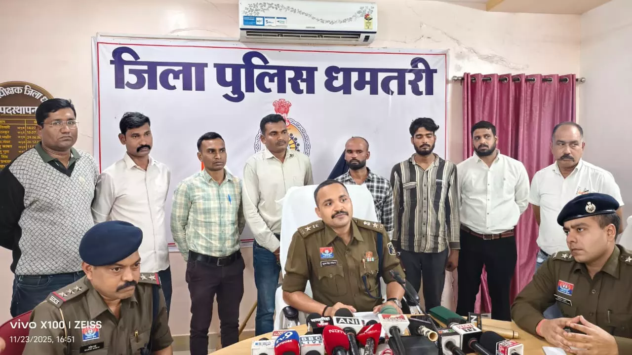 बरड़िया ज्वेलर्स गोलीकांड और डकैती प्रयास का पुलिस ने किया खुलासा बरड़िया ज्वेलर्स गोलीकांड और डकैती प्रयास का पुलिस ने किया खुलासा