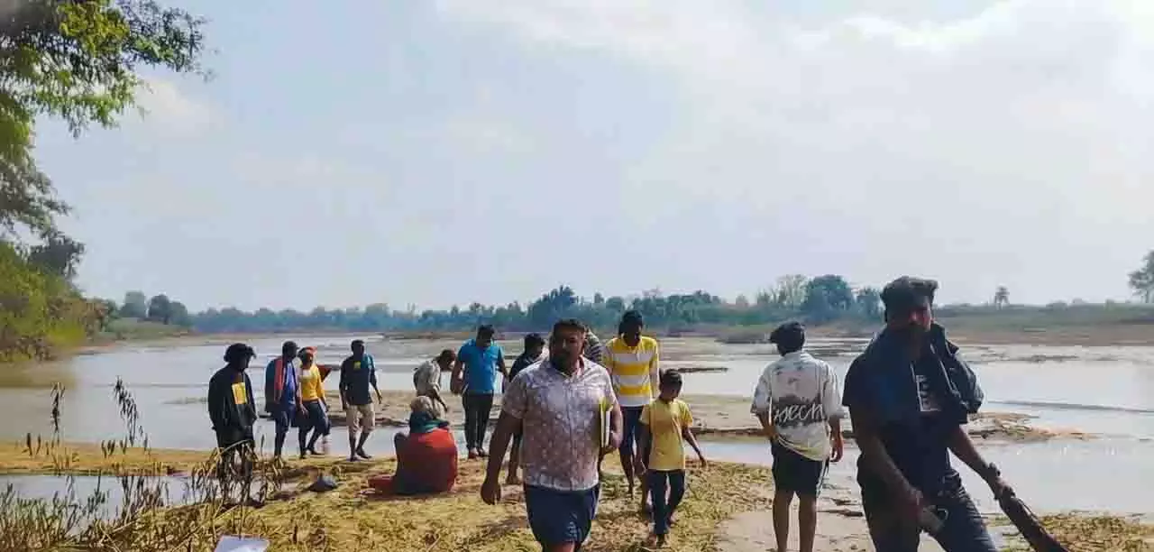 लापता युवक के संदिग्ध कंकाल की खोज, बोलंगीर पुलिस की जांच जारी लापता युवक के संदिग्ध कंकाल की खोज, बोलंगीर पुलिस की जांच जारी