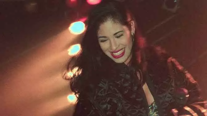 Selena पर नेटफ्लिक्स डॉक्यूमेंट्री फिर जगाती है संगीत की यादें Selena पर नेटफ्लिक्स डॉक्यूमेंट्री फिर जगाती है संगीत की यादें