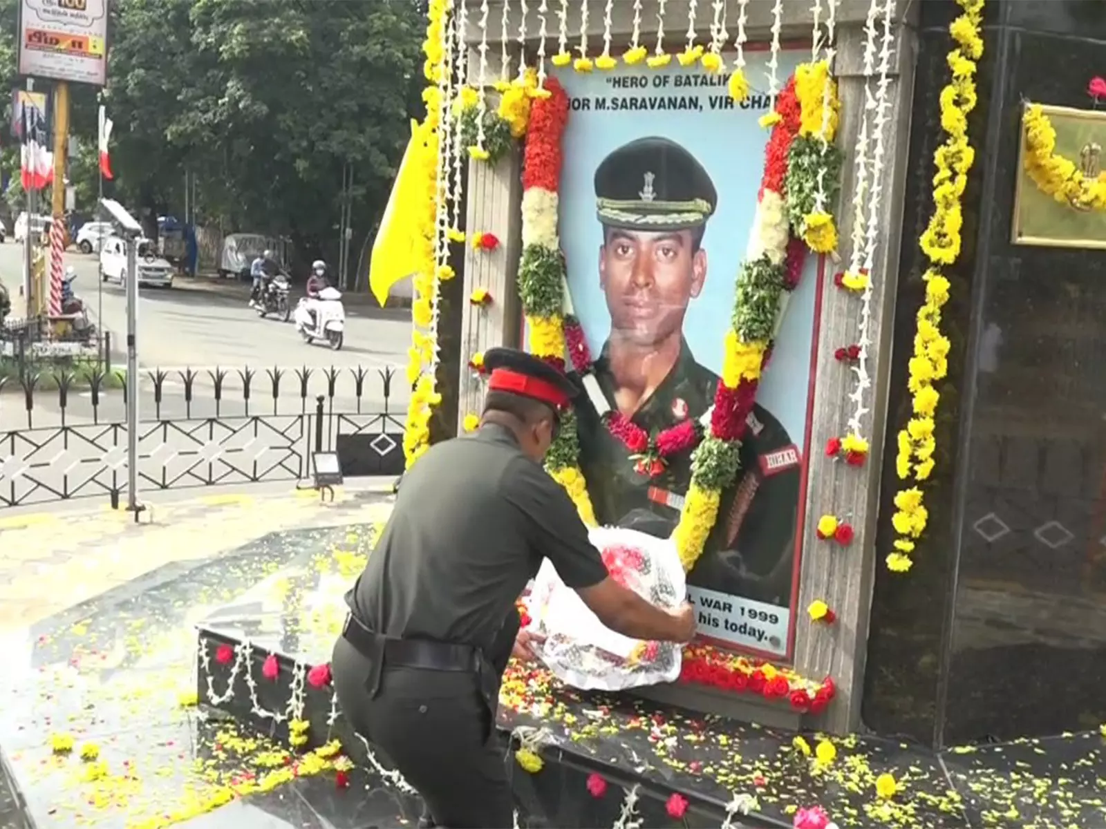 त्रिची में कारगिल नायक मेजर सरवनन को श्रद्धांजलि के साथ NCC दिवस मनाया गया त्रिची में कारगिल नायक मेजर सरवनन को श्रद्धांजलि के साथ NCC दिवस मनाया गया
