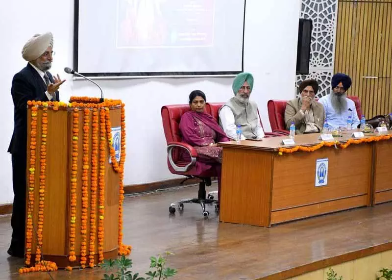 Guru Nanak और अंतर-धार्मिक संवाद पर सेमिनार Guru Nanak और अंतर-धार्मिक संवाद पर सेमिनार