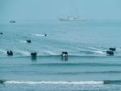 ताइवान ने सीमा के पास 8 चीनी विमान और 6 नौसेना जहाज देखे ताइवान ने सीमा के पास 8 चीनी विमान और 6 नौसेना जहाज देखे