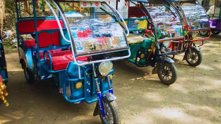 Toto drivers के ग्रुप में विवाद, सर्विस में रुकावट, यात्रियों को परेशानी Toto drivers के ग्रुप में विवाद, सर्विस में रुकावट, यात्रियों को परेशानी
