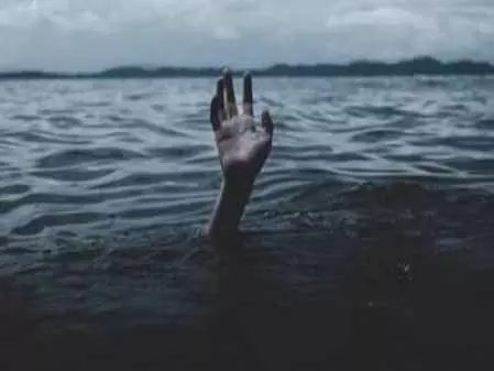 आंध्र प्रदेश में दो अलग-अलग घटनाओं में छह लोग डूबे आंध्र प्रदेश में दो अलग-अलग घटनाओं में छह लोग डूबे