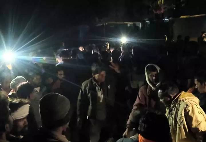 सागर-भोपाल स्टेट हाइवे पर बाइक हादसा, युवक की मौत सागर-भोपाल स्टेट हाइवे पर बाइक हादसा, युवक की मौत