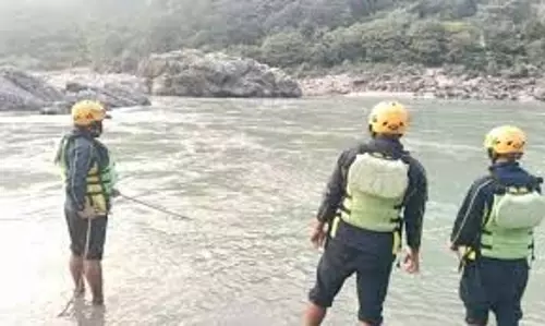 Rishikesh: गोवा बीच में नहाते समय गंगा में बहा युवक,खोजबीन जारी Rishikesh: गोवा बीच में नहाते समय गंगा में बहा युवक,खोजबीन जारी