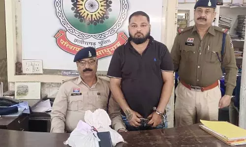 गिरफ्तार तस्करों के मोबाइल लिंक से एक और पैडलर गिरफ्तार, नशीली सिरप जब्त