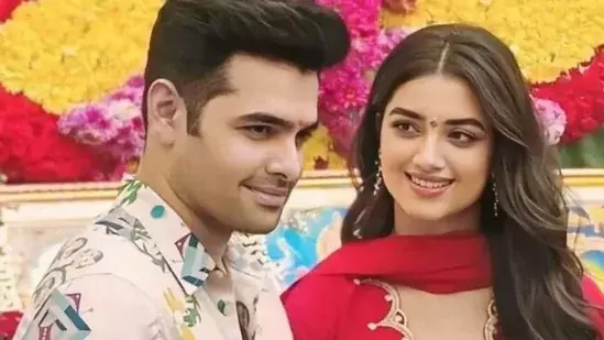 Bhagyashri बोरसे ने राम पोथिनेनी को शरमाते हुए कहा दिलों का राजा Bhagyashri बोरसे ने राम पोथिनेनी को शरमाते हुए कहा दिलों का राजा