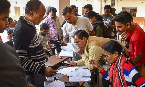 बहराइच एडमिनिस्ट्रेशन ने SIR ड्यूटी में ढिलाई बरतने पर पोल स्टाफ के खिलाफ सस्पेंशन और FIR के आदेश दिए बहराइच एडमिनिस्ट्रेशन ने SIR ड्यूटी में ढिलाई बरतने पर पोल स्टाफ के खिलाफ सस्पेंशन और FIR के आदेश दिए