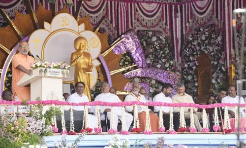 Sathya Sai Baba शांति और प्रेम के महान दूत हैं: उपराष्ट्रपति