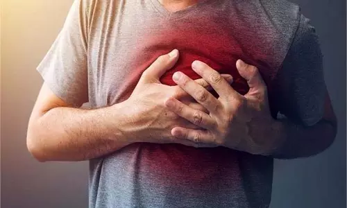 Heart Attack Alert: जानिए सर्दियों में हार्ट अटैक का खतरा क्यों रहता है