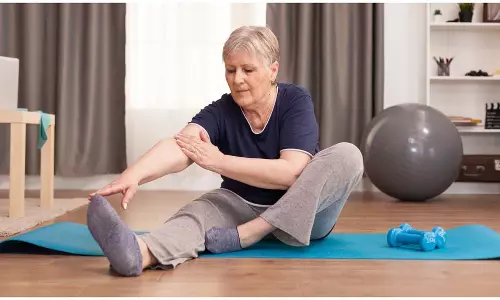 Yoga: सर्दियों में योग करते समय कभी न करें ये गलतियां, वरना भुगतने पड़ेंगे नतीजे Yoga: सर्दियों में योग करते समय कभी न करें ये गलतियां, वरना भुगतने पड़ेंगे नतीजे