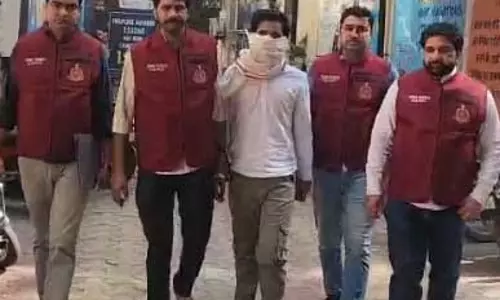 दिल्ली पुलिस की बड़ी कार्रवाई, 1 करोड़ रुपए का स्टॉक मार्केट फ्रॉड उजागर दिल्ली पुलिस की बड़ी कार्रवाई, 1 करोड़ रुपए का स्टॉक मार्केट फ्रॉड उजागर