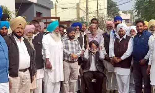 Jalandhar: एक हफ़्ते में गिरफ़्तारी की चेतावनी, रंघ्रेटा दल ने आंदोलन की धमकी दी Jalandhar: एक हफ़्ते में गिरफ़्तारी की चेतावनी, रंघ्रेटा दल ने आंदोलन की धमकी दी