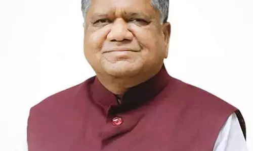 दो लोगों के बीच हाथापाई के कारण सरकार गिर गई: MP Jagadish Shettar दो लोगों के बीच हाथापाई के कारण सरकार गिर गई: MP Jagadish Shettar