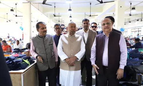 सरकार बनते ही एक्शन मोड में आए सीएम नीतीश, हाजीपुर इंडस्ट्रियल पहुंचकर किया निरीक्षण, शूज फैक्ट्री भी देखी सरकार बनते ही एक्शन मोड में आए सीएम नीतीश, हाजीपुर इंडस्ट्रियल पहुंचकर किया निरीक्षण, शूज फैक्ट्री भी देखी