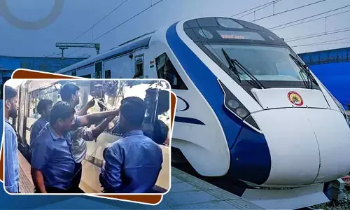 Rourkela के पास वंदे भारत एक्सप्रेस पर पथराव, खिड़की टूटी
