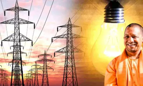 Lucknow: यूपी में बिजली दरें स्थिर, छठे साल जनता को राहत Lucknow: यूपी में बिजली दरें स्थिर, छठे साल जनता को राहत