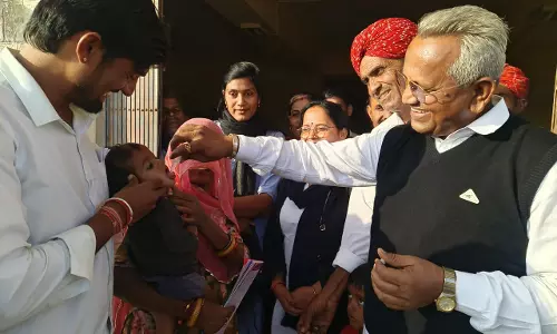 Barmer: चौहटन विधानसभा क्षेत्र में पोलियो बचाव अभियान Barmer: चौहटन विधानसभा क्षेत्र में पोलियो बचाव अभियान