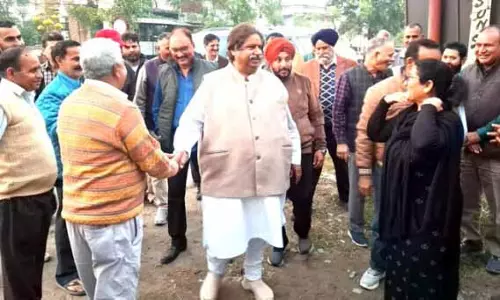 Bhalla ने बिजली बढ़ोतरी पर सरकार की आलोचना की, इसे वापस लेने की मांग की