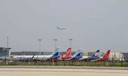 Delhi Airport: प्लेन टेकऑफ के लिए रिज़र्व रनवे पर लैंड हुआ, बड़ी टक्कर और हादसे से बचा Delhi Airport: प्लेन टेकऑफ के लिए रिज़र्व रनवे पर लैंड हुआ, बड़ी टक्कर और हादसे से बचा