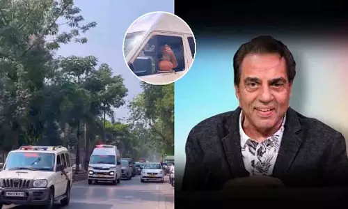 Dharmendra का अंतिम संस्कार, मुंबई श्मशान में हाई सिक्योरिटी काफिला Dharmendra का अंतिम संस्कार, मुंबई श्मशान में हाई सिक्योरिटी काफिला