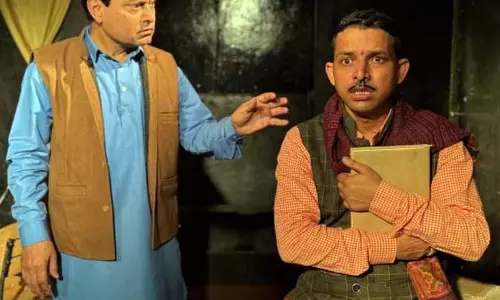 JAMMU: ‘नटरंग’ ने नाटक ‘डायरी कैसे लोकनाथ दी’ का मंचन किया