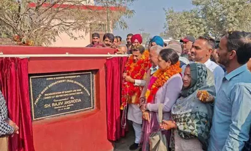 विधायक जसरोटिया ने बरनोटी में PWD की प्रमुख सड़कों का उद्घाटन किया विधायक जसरोटिया ने बरनोटी में PWD की प्रमुख सड़कों का उद्घाटन किया