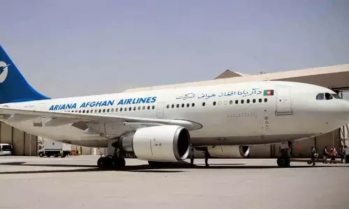 Plane टेकऑफ़ रनवे पर लैंड हुआ.. दिल्ली एयरपोर्ट पर एक बड़ा हादसा टल गया Plane टेकऑफ़ रनवे पर लैंड हुआ.. दिल्ली एयरपोर्ट पर एक बड़ा हादसा टल गया