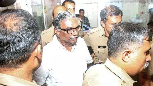kerala: विदेशी लिंक की पड़ताल शुरू, सबरीमाला सोना केस के दो मुख्य संदिग्धों पर नजर kerala: विदेशी लिंक की पड़ताल शुरू, सबरीमाला सोना केस के दो मुख्य संदिग्धों पर नजर
