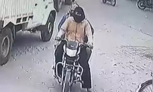 Jagraon में पुलिसवाले की पत्नी और बेटी दो झपटमारों का शिकार Jagraon में पुलिसवाले की पत्नी और बेटी दो झपटमारों का शिकार