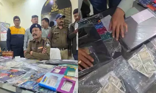 नकली नोटों के रैकेट का भंडाफोड़.. मुख्य आरोपी डॉक्टर समेत तीन गिरफ्तार नकली नोटों के रैकेट का भंडाफोड़.. मुख्य आरोपी डॉक्टर समेत तीन गिरफ्तार