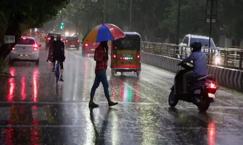 अगले 3 घंटों में तमिलनाडु के कई हिस्सों में हल्की से मध्यम बारिश होने की संभावना: IMD अगले 3 घंटों में तमिलनाडु के कई हिस्सों में हल्की से मध्यम बारिश होने की संभावना: IMD