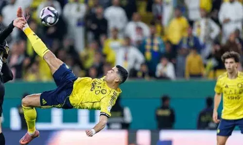 रियाद में Ronaldo ने साइकिल किक मारकर फैंस की तारीफ की